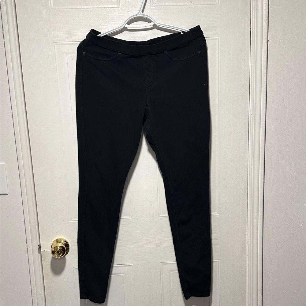 HUE Women's Classic Black Skinny Pants